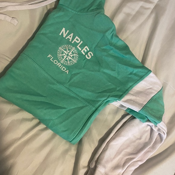 Hoodie Sweater - Picture 3 of 4